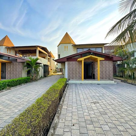 Marine Beach Villa Damlawari Exterior photo