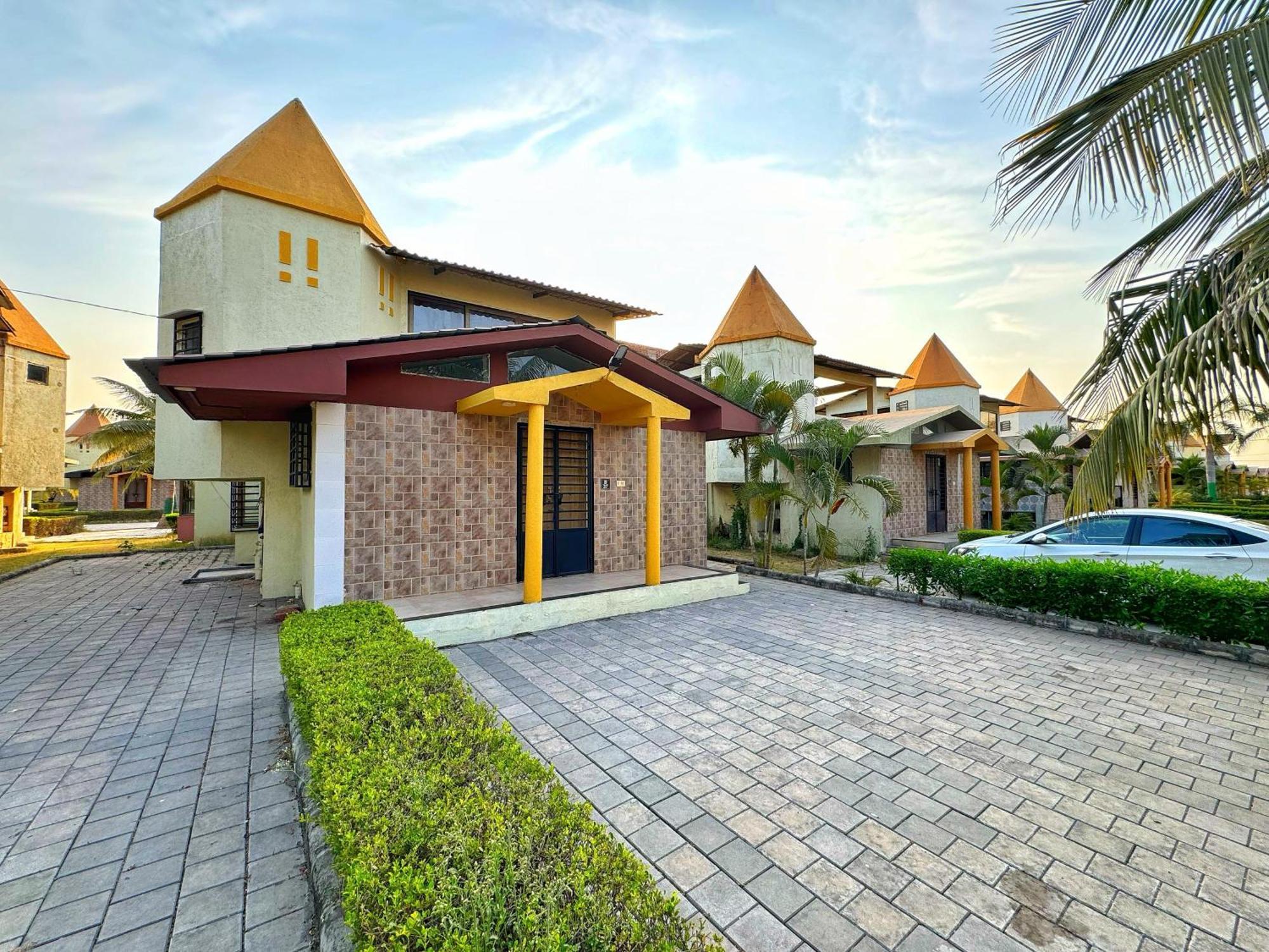 Marine Beach Villa Damlawari Exterior photo