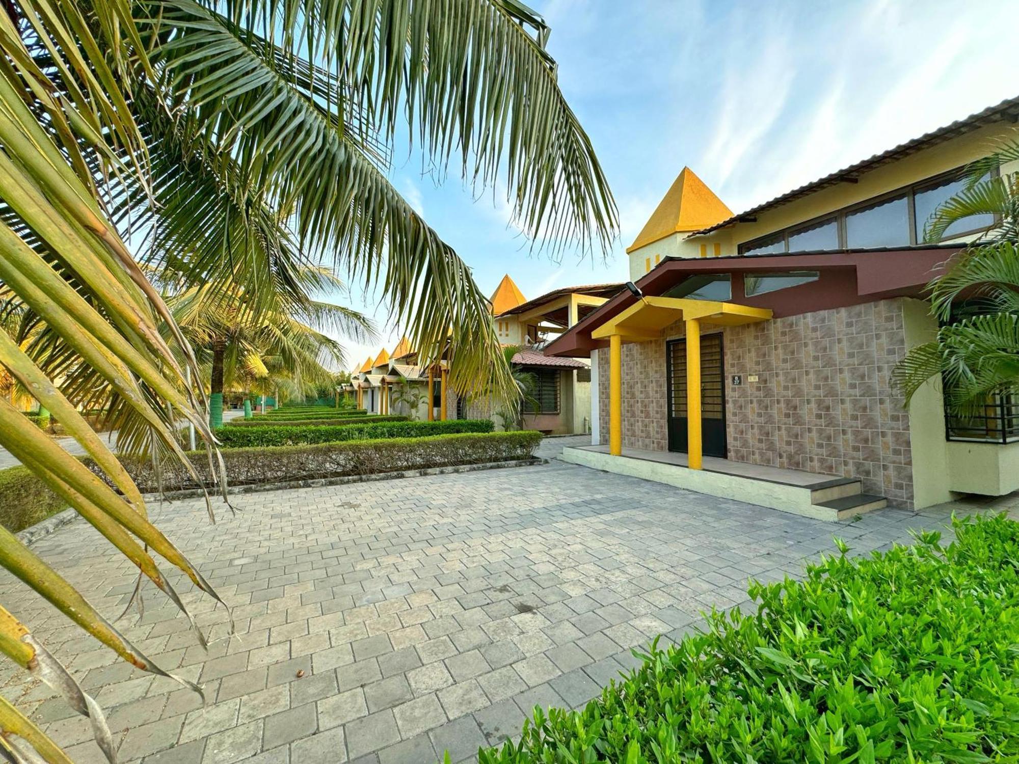 Marine Beach Villa Damlawari Exterior photo